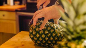 how to cut pineapple