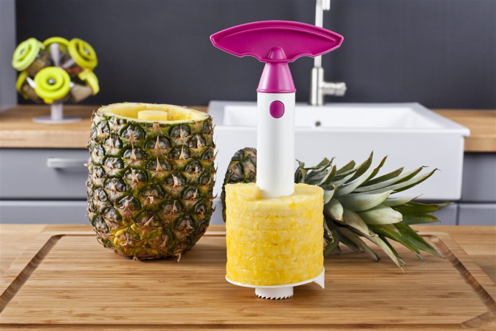 how to use a pineapple corer Chestnut Hill FarmsChestnut Hill Farms