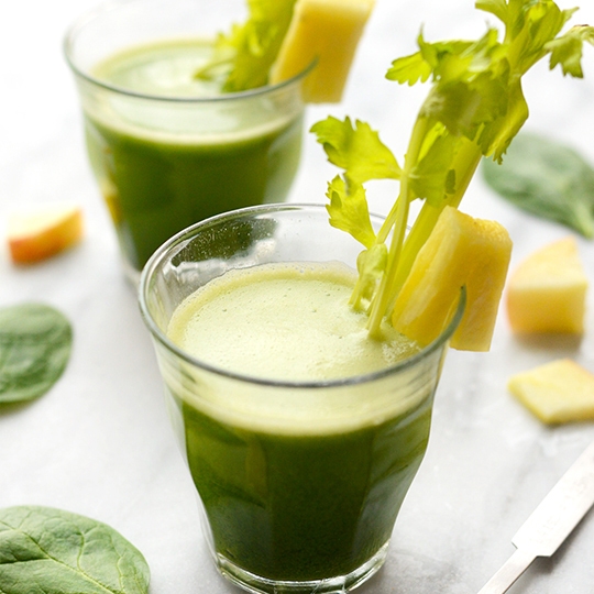 pineapple green juice with ginger