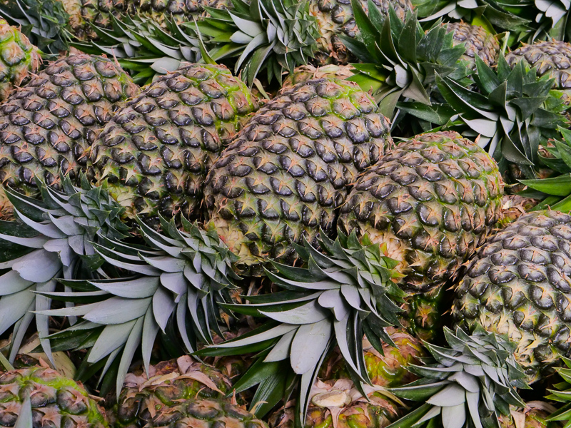 pineapple displays merchandising tips