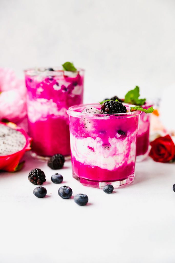 dragon fruit pineapple smoothie