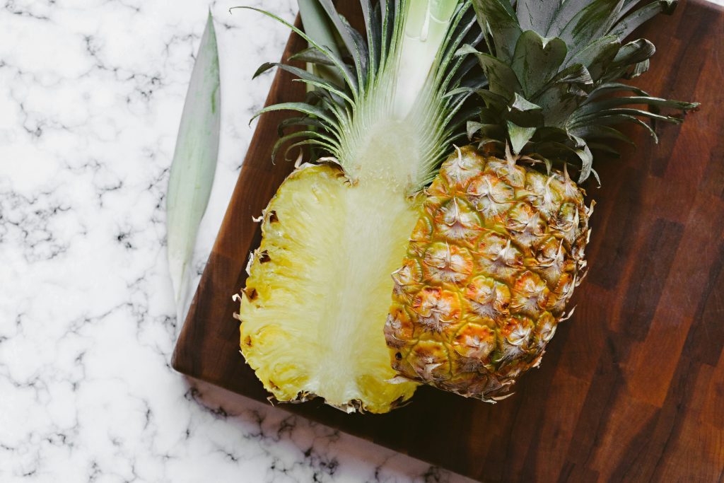 Choose the best and sweetest pineapples from Chestnut Hill Farms