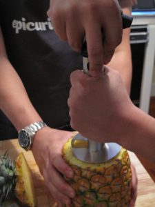 Insert-pineapple-slicer-serrated-blade-facing-down